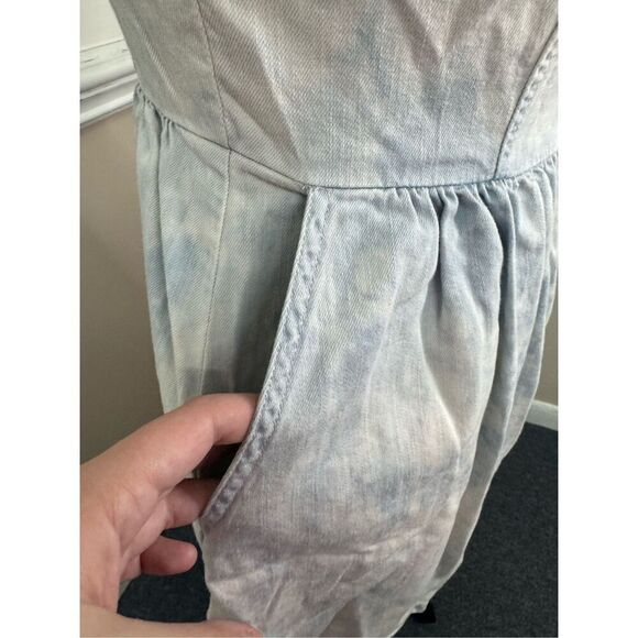 Hollister Denim Acid Wash Button Front Dress with Pockets Size Small - Picture 2 of 10